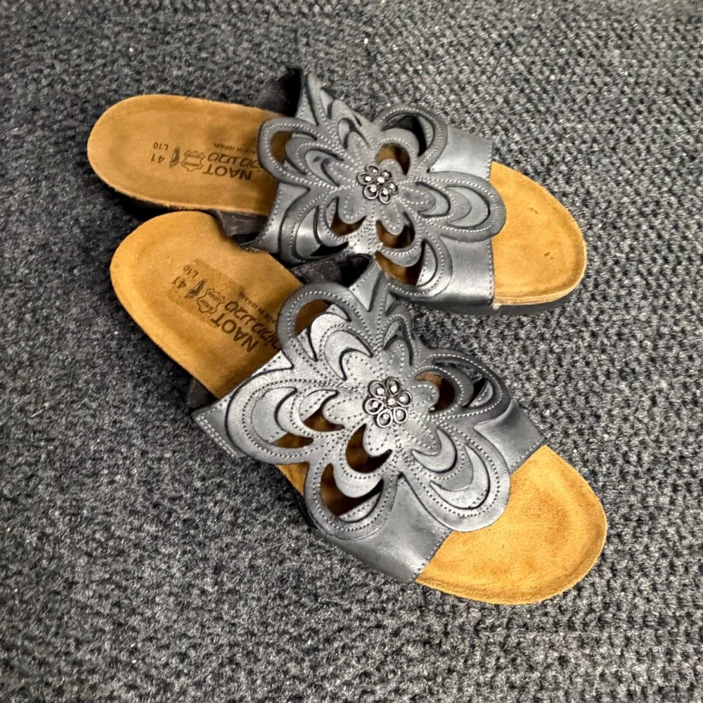 Naot Womens Floral Leather Slide Sandals Pewter Metallic Wedge 41/10 Sterling